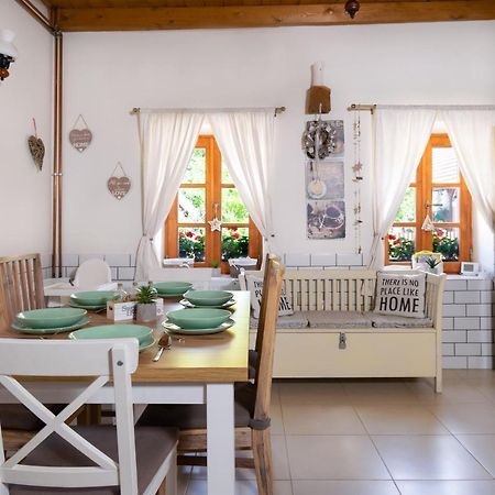 Hepehuta Haziko Appartement Háromhuta Buitenkant foto