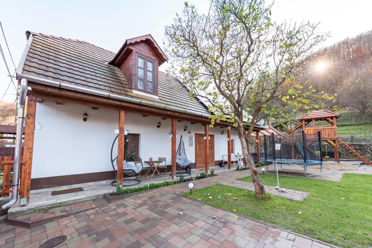 Hepehuta Haziko Appartement Háromhuta Buitenkant foto
