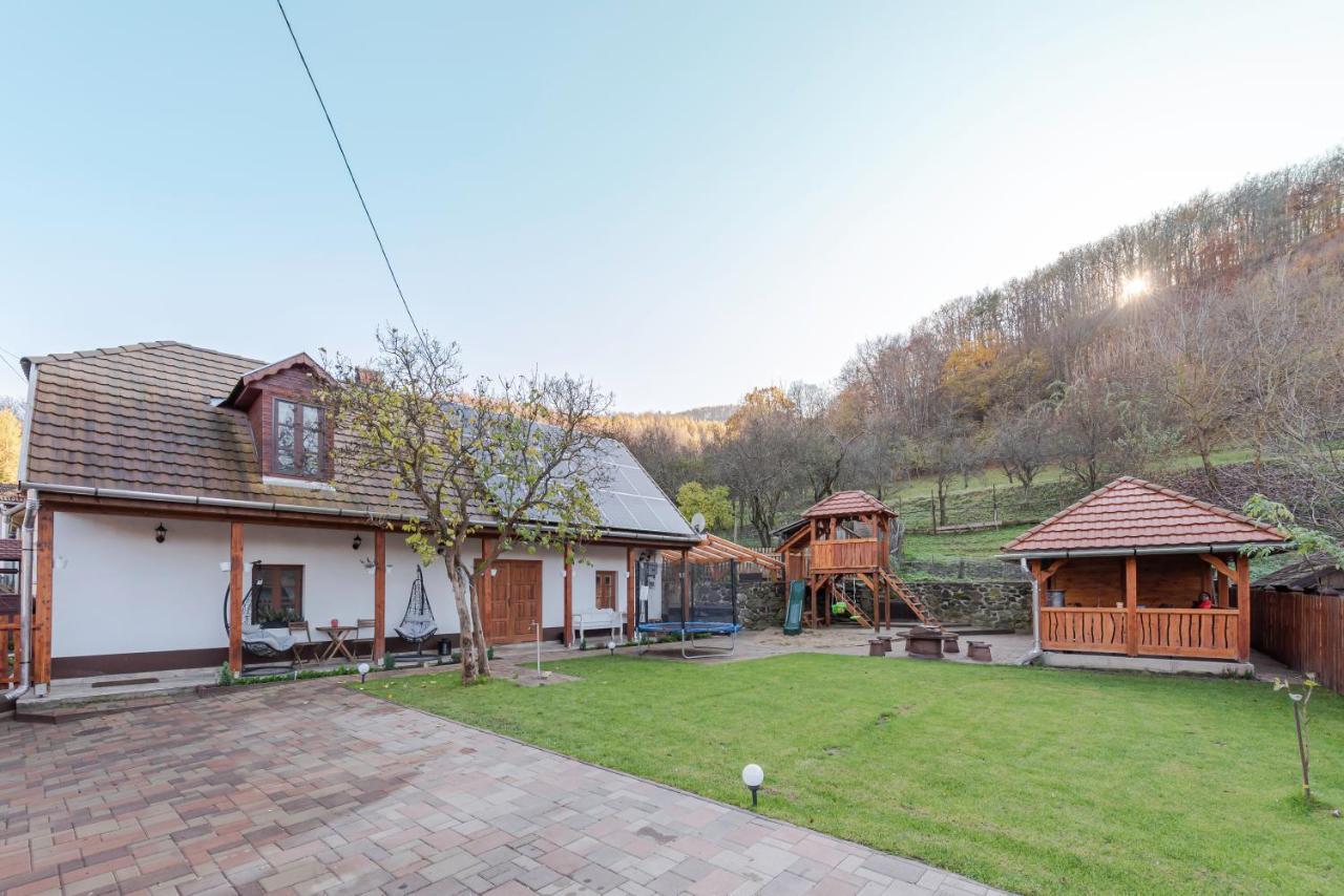 Hepehuta Haziko Appartement Háromhuta Buitenkant foto