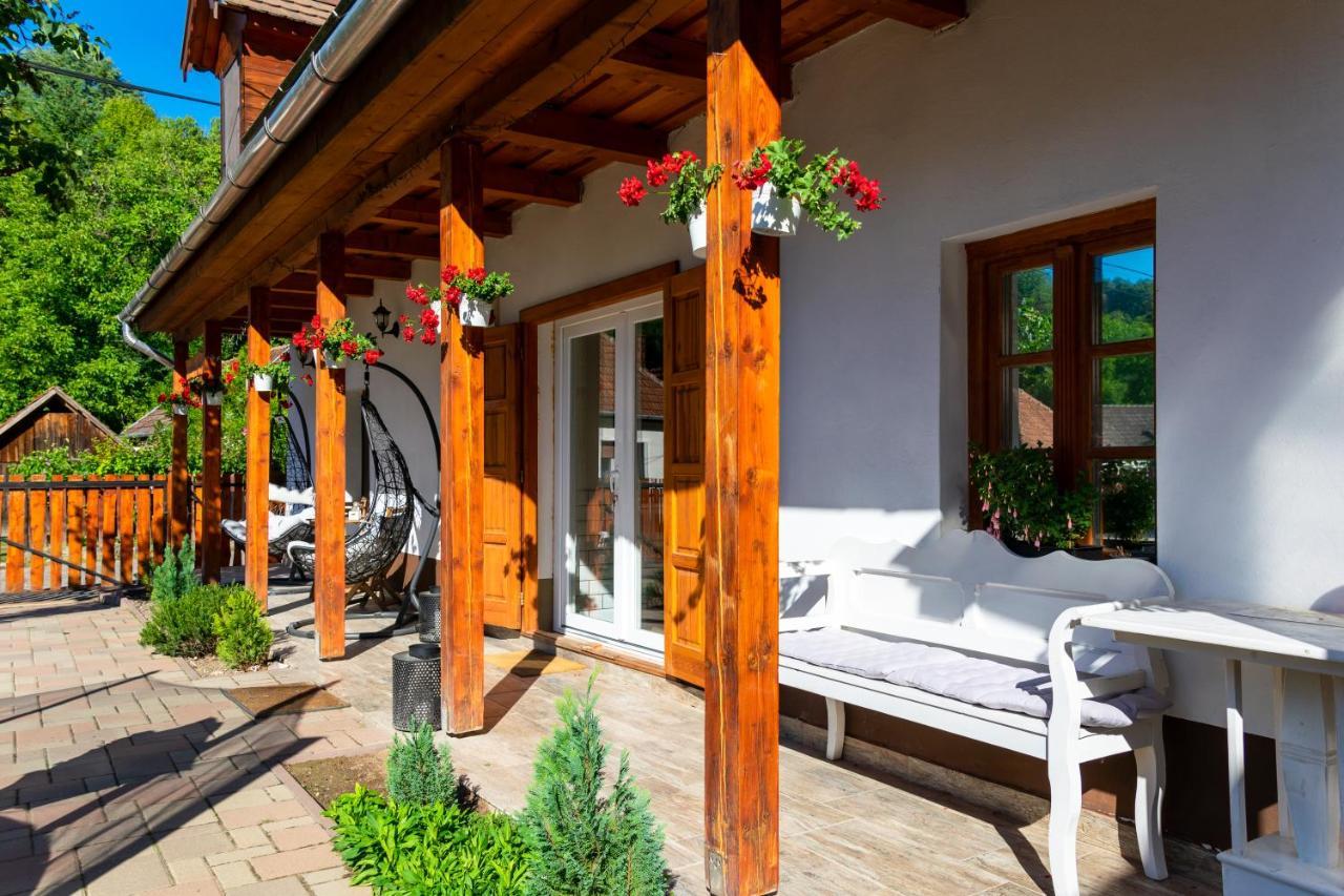 Hepehuta Haziko Appartement Háromhuta Buitenkant foto